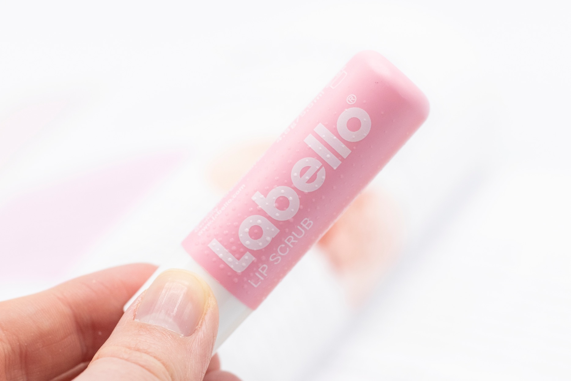 labello lipscrub roze