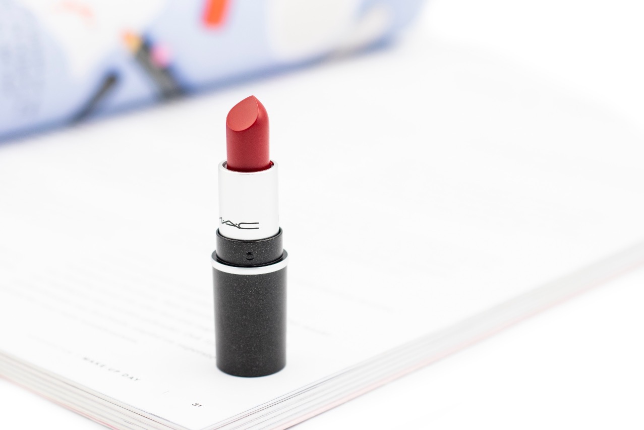 mac mini lipstick review