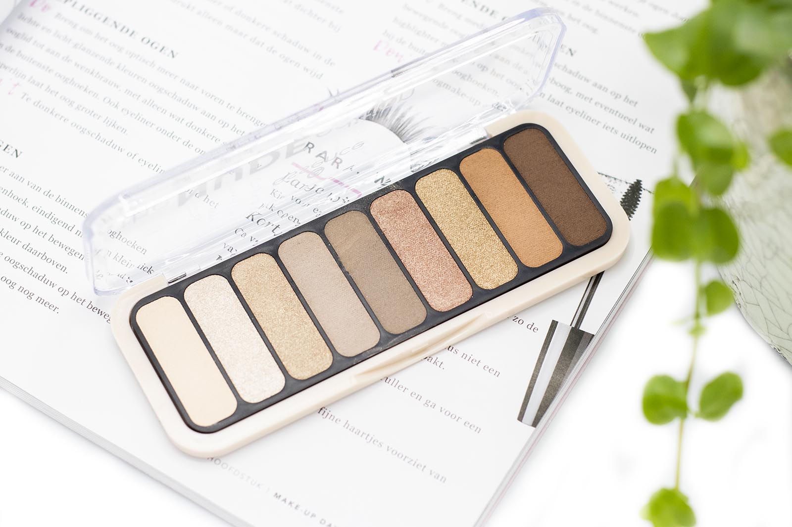 essence oogschaduw palette the nude edition